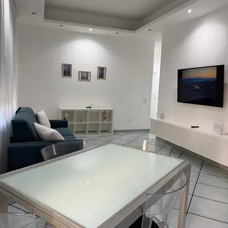 A' Fnest E Maradon Apartment